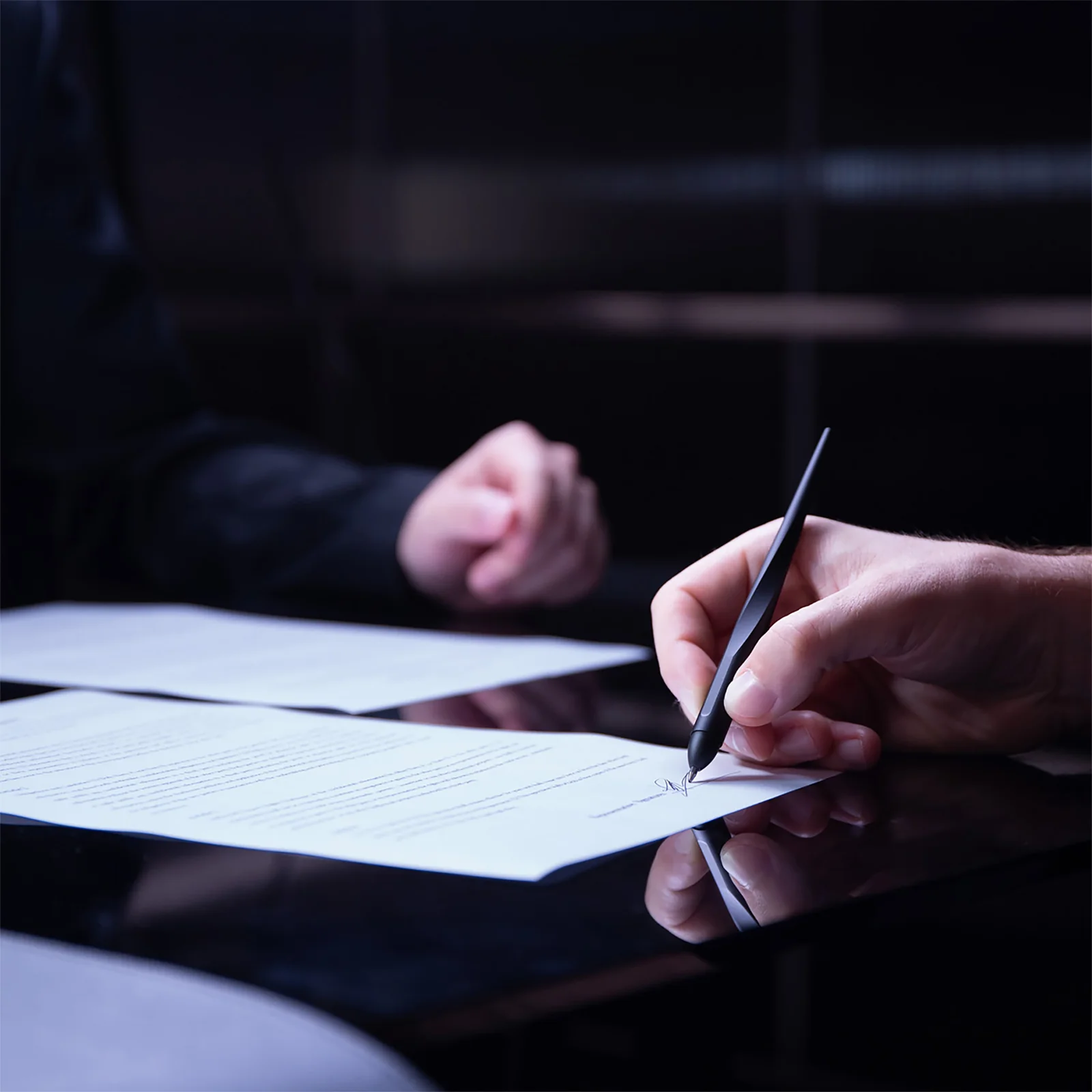 Hoverpen_Interstellar_Edition_Space_Black_Signing_Contract